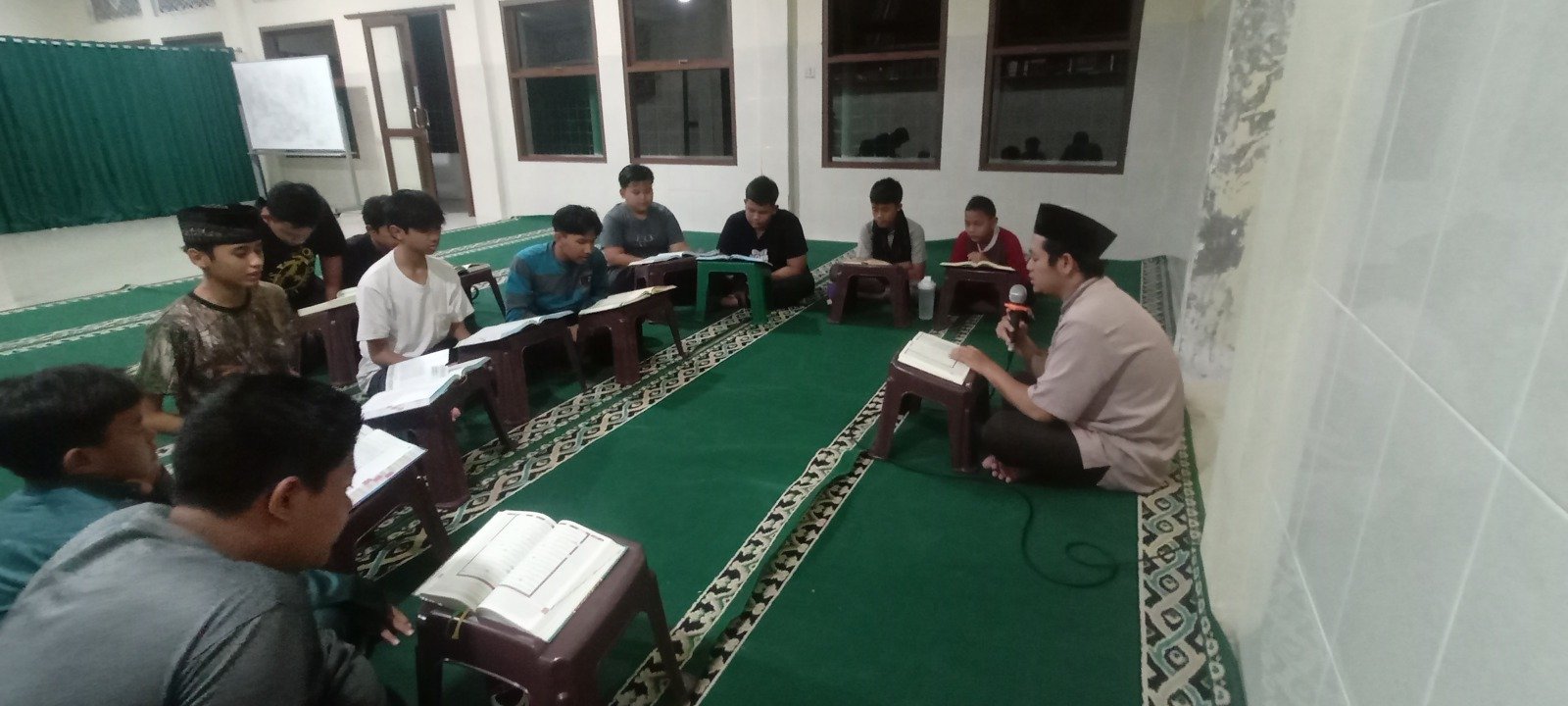 Kegiatan Belajar Santri
